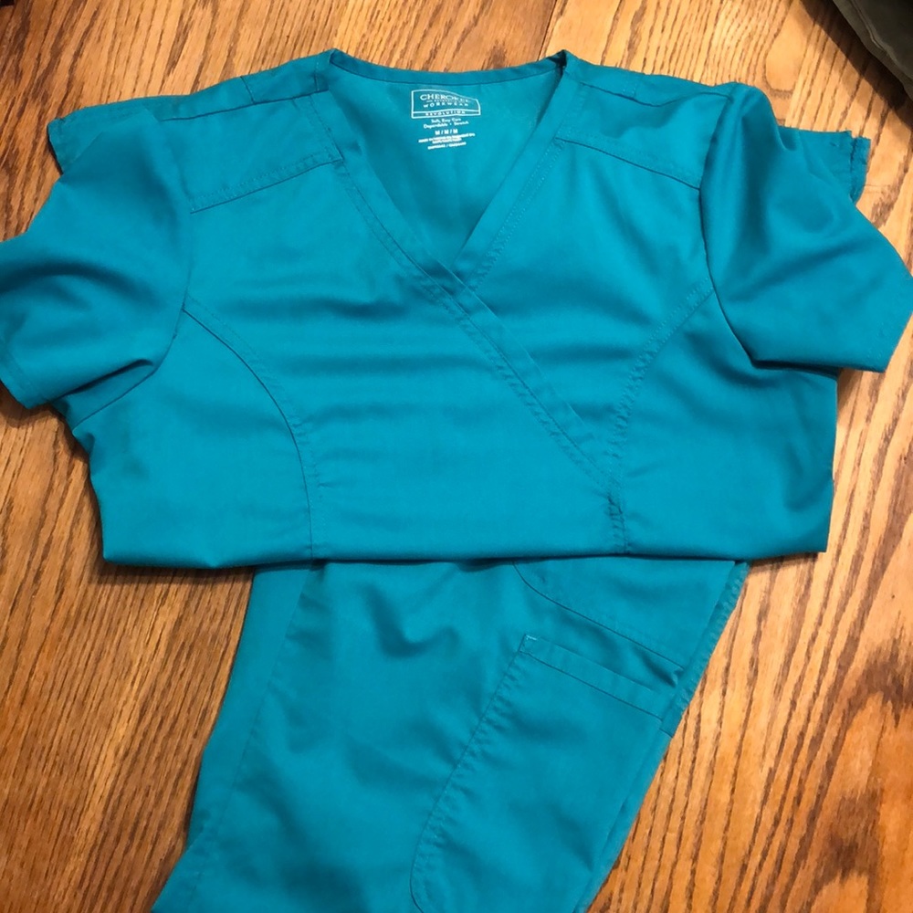 Cherokee Scrub Set